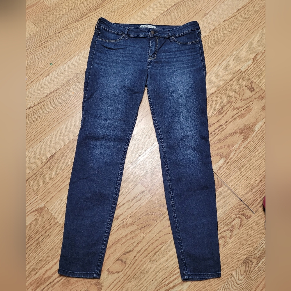 Hollister jeans size 13R